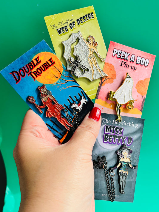 The HalloQueen Collection, 4 pin bundle